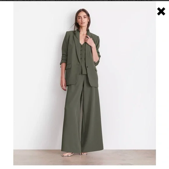 LOFT Versa Crepe Drape Relaxed Women's Blazer - Picture 4 of 9